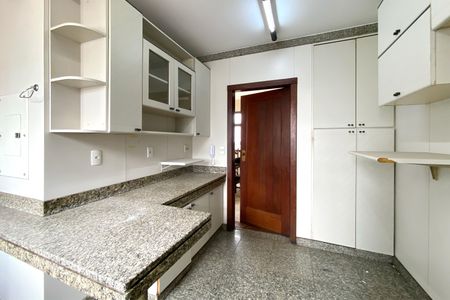 Apartamento à venda com 382m², 5 quartos e 3 vagas Apartamento à venda com 382m², 5 quartos e 3 vagasCozinha