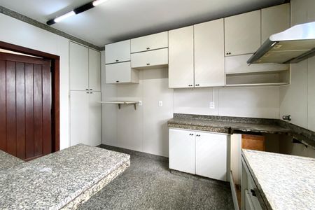 Apartamento à venda com 382m², 5 quartos e 3 vagas Apartamento à venda com 382m², 5 quartos e 3 vagasCozinha
