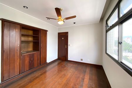 Apartamento à venda com 382m², 5 quartos e 3 vagas Apartamento à venda com 382m², 5 quartos e 3 vagasSala de Estar