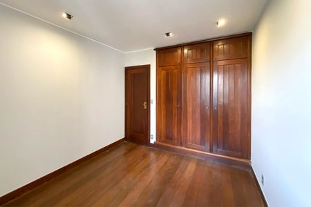 Apartamento à venda com 382m², 5 quartos e 3 vagas Apartamento à venda com 382m², 5 quartos e 3 vagasQuarto 3