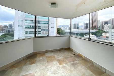 Apartamento à venda com 382m², 5 quartos e 3 vagas Apartamento à venda com 382m², 5 quartos e 3 vagasVaranda da Suite 2