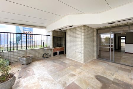 Apartamento à venda com 382m², 5 quartos e 3 vagas Apartamento à venda com 382m², 5 quartos e 3 vagasCobertura