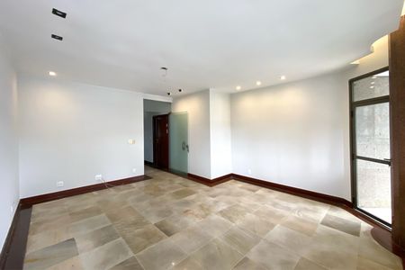 Apartamento à venda com 382m², 5 quartos e 3 vagas Apartamento à venda com 382m², 5 quartos e 3 vagasSala