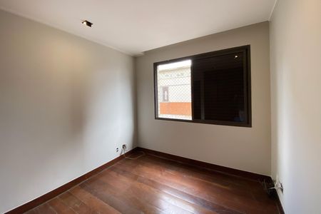 Apartamento à venda com 382m², 5 quartos e 3 vagas Apartamento à venda com 382m², 5 quartos e 3 vagasQuarto 5