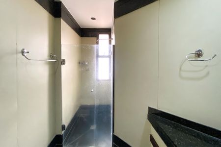 Apartamento à venda com 382m², 5 quartos e 3 vagas Apartamento à venda com 382m², 5 quartos e 3 vagasBanheiro