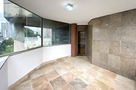 Apartamento à venda com 382m², 5 quartos e 3 vagas Apartamento à venda com 382m², 5 quartos e 3 vagasVaranda da Sala