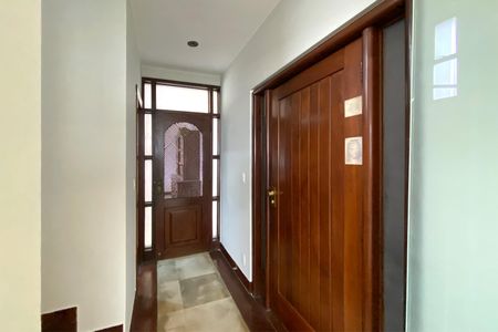 Apartamento à venda com 382m², 5 quartos e 3 vagas Apartamento à venda com 382m², 5 quartos e 3 vagasHall de entrada