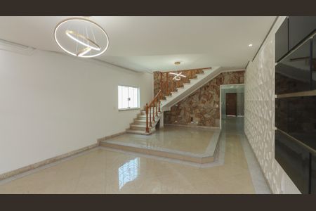 Sala de casa para alugar com 4 quartos, 200m² em Vila Isolina Mazzei, São Paulo