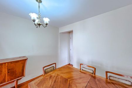 Apartamento à venda com 74m², 2 quartos e 1 vagaSala de Jantar