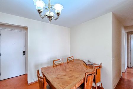 Apartamento à venda com 74m², 2 quartos e 1 vagaSala de Jantar