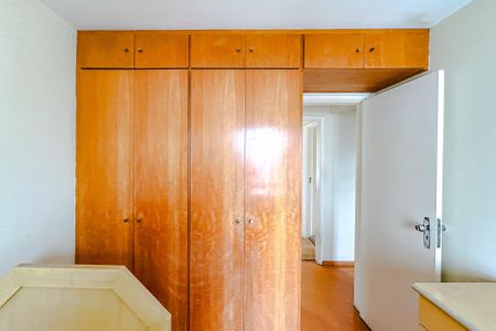 Apartamento à venda com 74m², 2 quartos e 1 vagaQuarto 2 - Armários