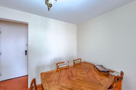 Apartamento à venda com 74m², 2 quartos e 1 vagaSala de Jantar