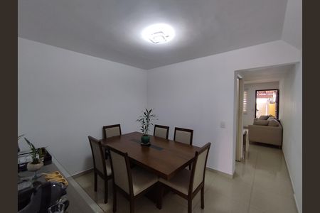 Casa à venda com 140m², 3 quartos e 1 vaga Casa à venda com 140m², 3 quartos e 1 vagaSala de Jantar