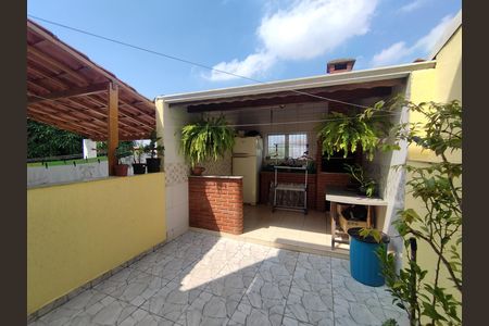 Casa à venda com 140m², 3 quartos e 1 vaga Casa à venda com 140m², 3 quartos e 1 vagaQuintal