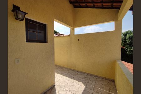 Casa à venda com 140m², 3 quartos e 1 vaga Casa à venda com 140m², 3 quartos e 1 vagaVaranda da Suíte