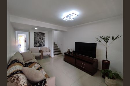 Casa à venda com 140m², 3 quartos e 1 vaga Casa à venda com 140m², 3 quartos e 1 vagaSala