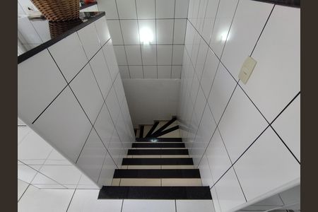 Casa à venda com 140m², 3 quartos e 1 vaga Casa à venda com 140m², 3 quartos e 1 vagaEscada