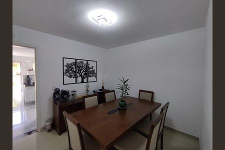 Casa à venda com 140m², 3 quartos e 1 vaga Casa à venda com 140m², 3 quartos e 1 vagaSala de Jantar