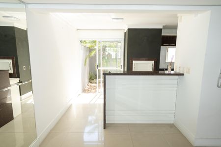 Sala de casa de condomínio para alugar com 2 quartos, 170m² em Jardim Itu, Porto Alegre