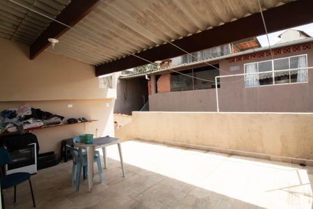 Casa à venda com 227m², 3 quartos e 4 vagas Casa à venda com 227m², 3 quartos e 4 vagasÁrea externa