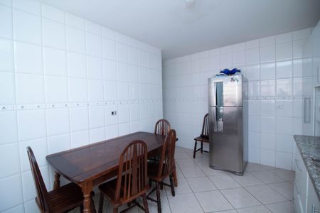 Casa à venda com 227m², 3 quartos e 4 vagas Casa à venda com 227m², 3 quartos e 4 vagasCozinha