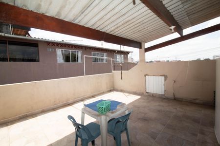 Casa à venda com 227m², 3 quartos e 4 vagas Casa à venda com 227m², 3 quartos e 4 vagasÁrea externa