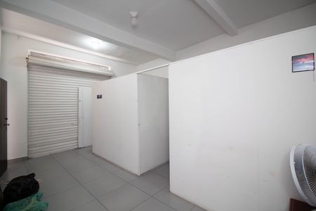 Casa à venda com 227m², 3 quartos e 4 vagas Casa à venda com 227m², 3 quartos e 4 vagasGaragem