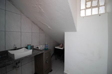 Casa à venda com 227m², 3 quartos e 4 vagas Casa à venda com 227m², 3 quartos e 4 vagasBanheiro da Garagem