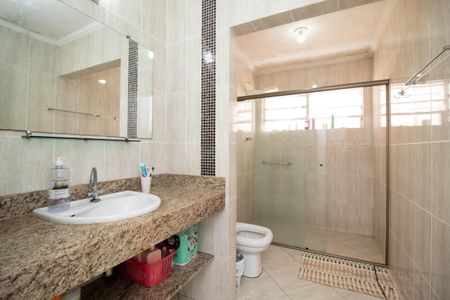 Casa à venda com 227m², 3 quartos e 4 vagas Casa à venda com 227m², 3 quartos e 4 vagasBanheiro