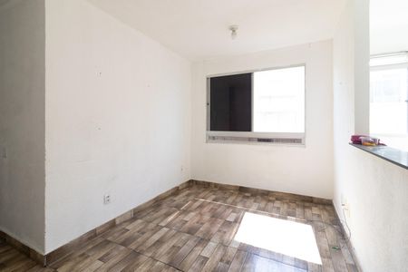 Sala de apartamento para alugar com 2 quartos, 60m² em Realengo, Rio de Janeiro