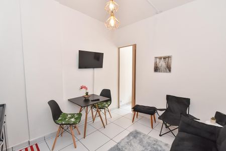 Sala/cozinha de apartamento para alugar com 1 quarto, 35m² em Liberdade, São Paulo