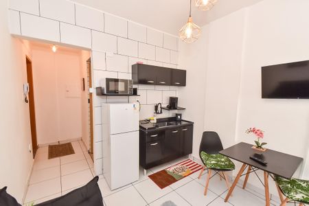 Sala/cozinha de apartamento para alugar com 1 quarto, 35m² em Liberdade, São Paulo