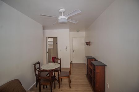 Sala de kitnet/studio para alugar com 1 quarto, 42m² em Cidade Baixa, Porto Alegre