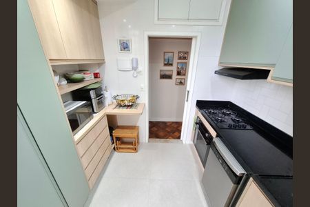 Apartamento à venda com 65m², 2 quartos e sem vagaCozinha 