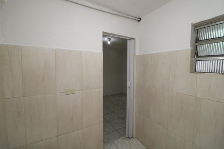 Banheiro de casa para alugar com 1 quarto, 49m² em Vila Ema, São Paulo