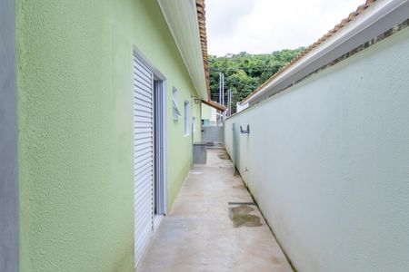 Casa de condomínio para alugar com 125m², 2 quartos e 2 vagasCorredor Lateral