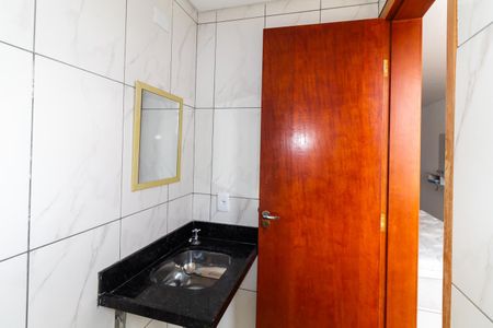 Banheiro de kitnet/studio para alugar com 1 quarto, 29m² em Vila Cleonice, São Paulo