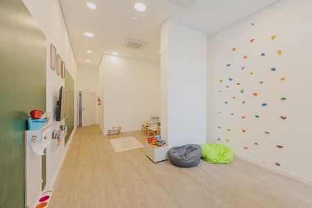 Apartamento à venda com 314m², 4 quartos e 4 vagas Apartamento à venda com 314m², 4 quartos e 4 vagasBrinquedoteca