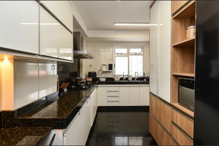 Apartamento à venda com 321m², 3 quartos e 4 vagasCozinha