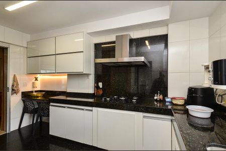 Apartamento à venda com 321m², 3 quartos e 4 vagasCozinha