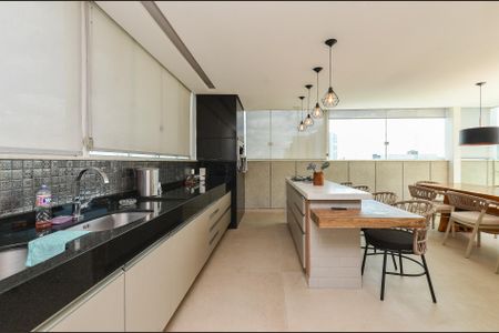 Apartamento à venda com 321m², 3 quartos e 4 vagasÁrea da Cobertura