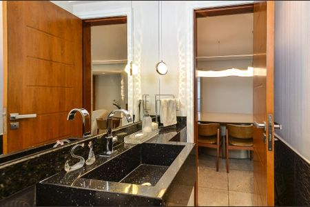 Apartamento à venda com 321m², 3 quartos e 4 vagasLavabo