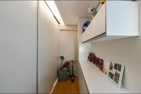 Apartamento à venda com 321m², 3 quartos e 4 vagasCloset Suíte 1
