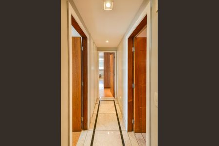 Apartamento à venda com 321m², 3 quartos e 4 vagasCorredor