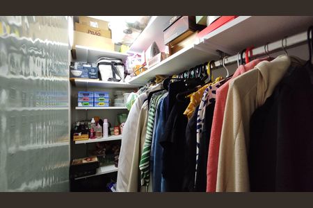 Casa de condomínio à venda com 62m², 2 quartos e 1 vagaCloset