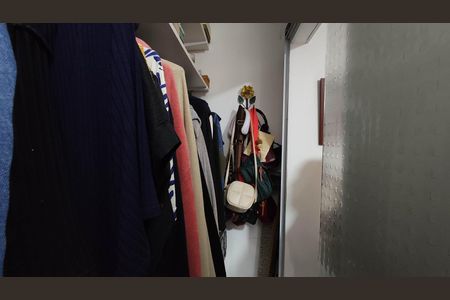 Casa de condomínio à venda com 62m², 2 quartos e 1 vagaCloset