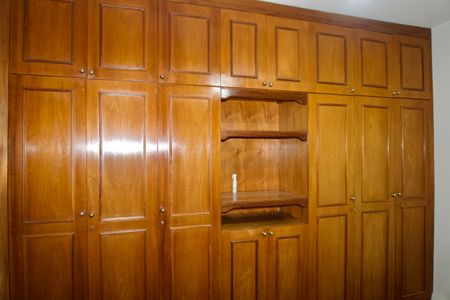 Apartamento para alugar com 121m², 3 quartos e 1 vagaQuarto 2 - Armários