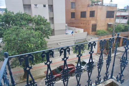 Apartamento para alugar com 121m², 3 quartos e 1 vagaQuarto 2 - Sacada