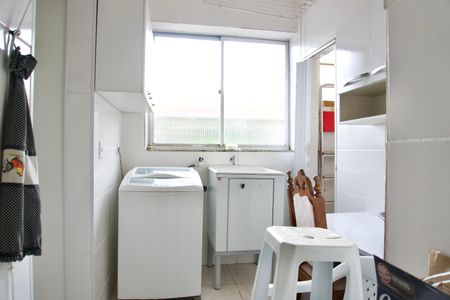 Apartamento para alugar com 121m², 3 quartos e 1 vagaÁrea de Serviço