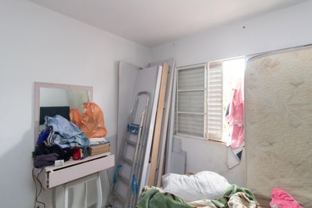 Quarto 2 de casa para alugar com 2 quartos, 60m² em Jardim Robru, São Paulo